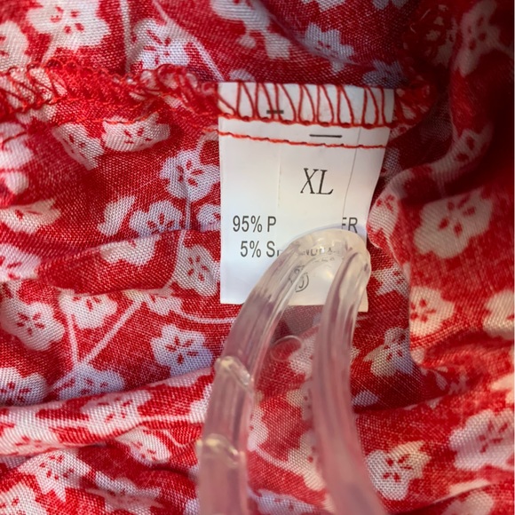 Beautiful skinny strap long dress. Size XL. 95% polyester 5% spandex. Nice touch - Picture 3 of 4